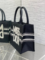 BOOK TOTE 26 IN BLACK MIX WHITE CANVAS 226506
