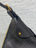 DIOR 25S MEDIUM VOYAGE BAG 28 IN BLACK FLAT MACROCANNAGE GRAINED CALFSKIN