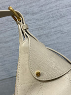 DIOR 25S SMALL VOYAGE BAG 23 IN POWDER BEIGE FLAT MACROCANNAGE GRAINED CALFSKIN