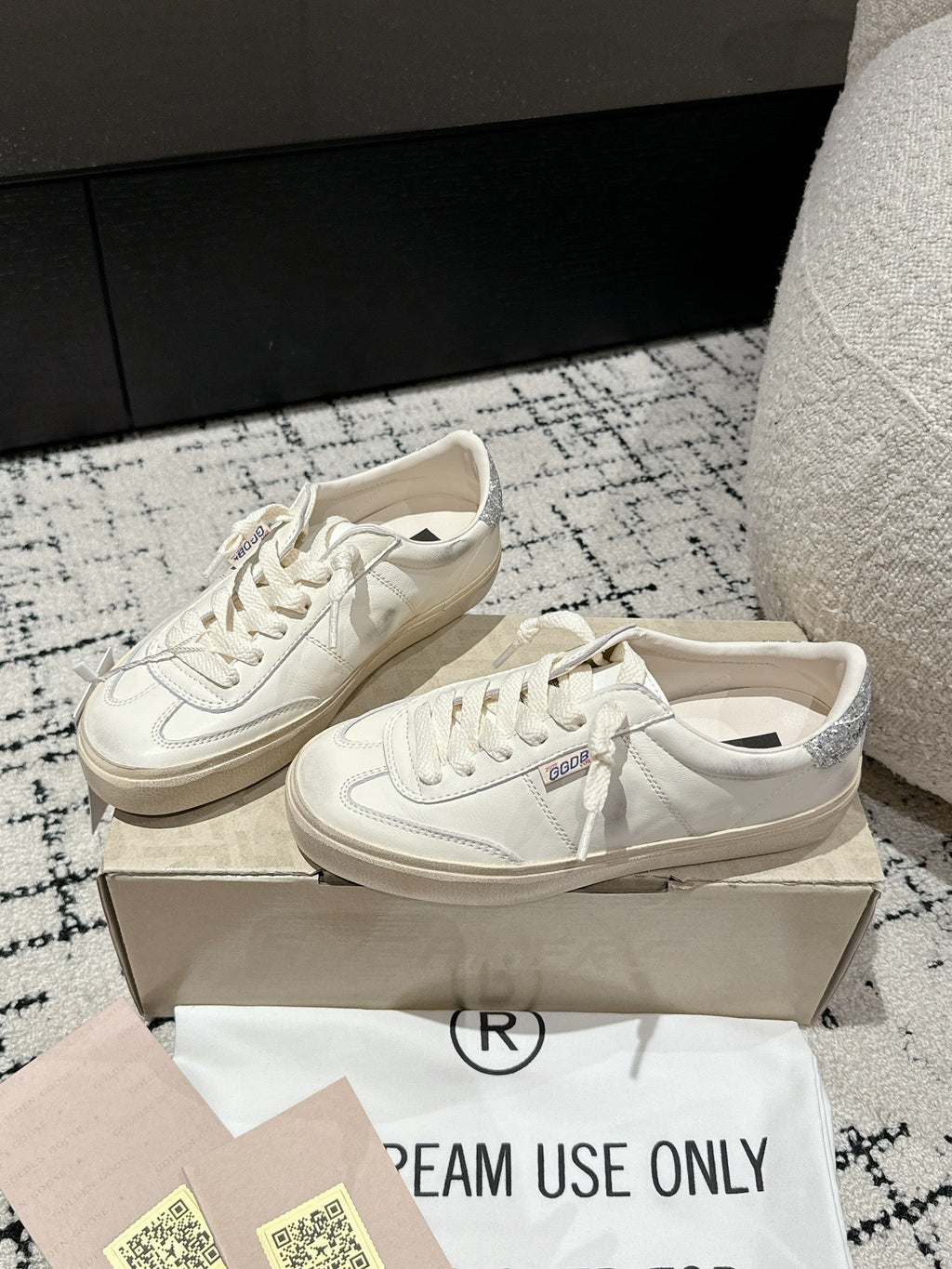 SOUL STAR SNEAKERS IN WHITE CALFSKIN SILVER GLITTER HEEL TAB