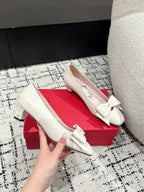 VLTN HIGH HEEL 25S 40 MM IN CREAM WHITE CALFSKIN WITH BOW