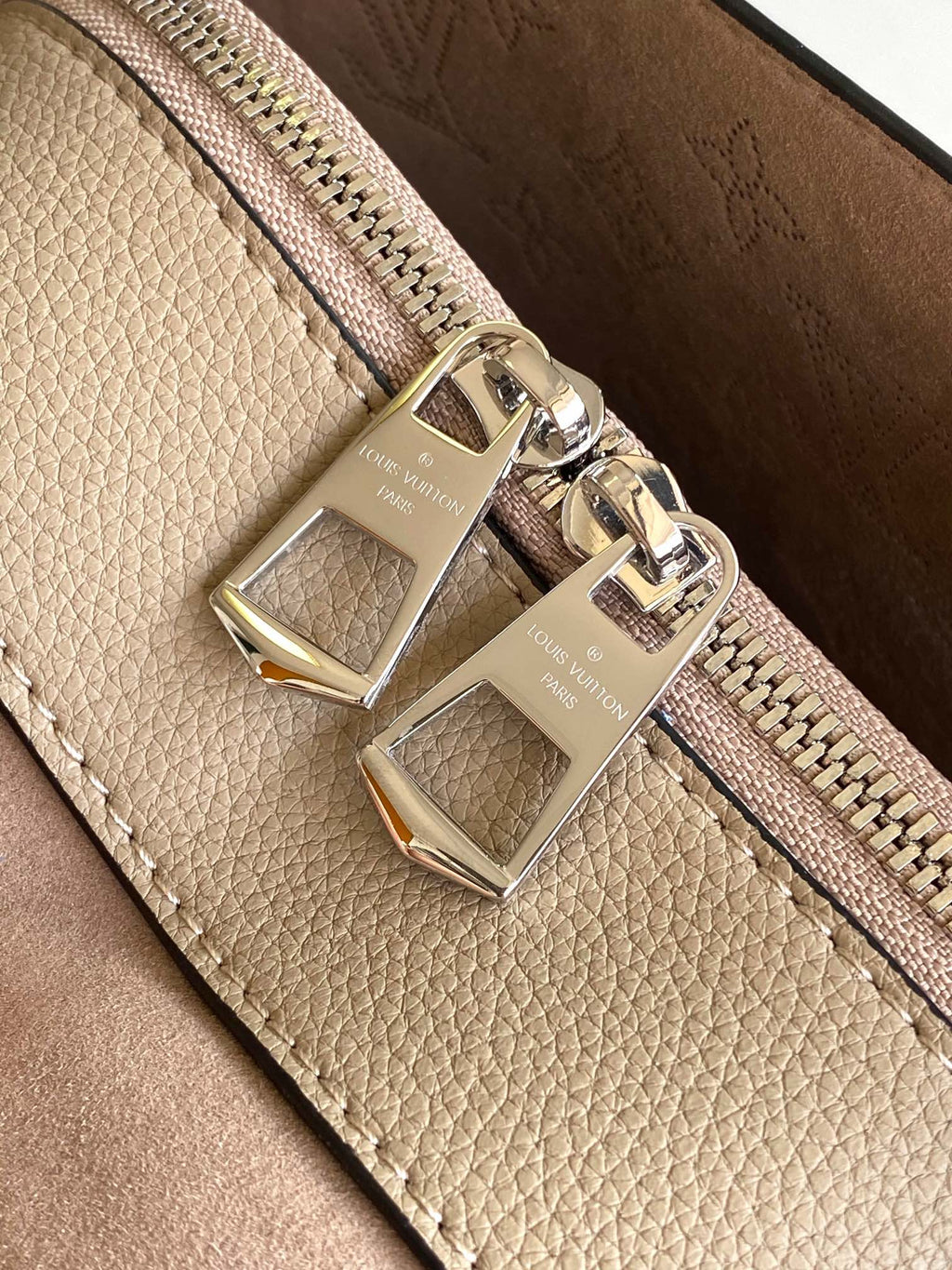 LV M12140 Flore Handbag 28cm Galet Gray Monogram Perforated Cowhide