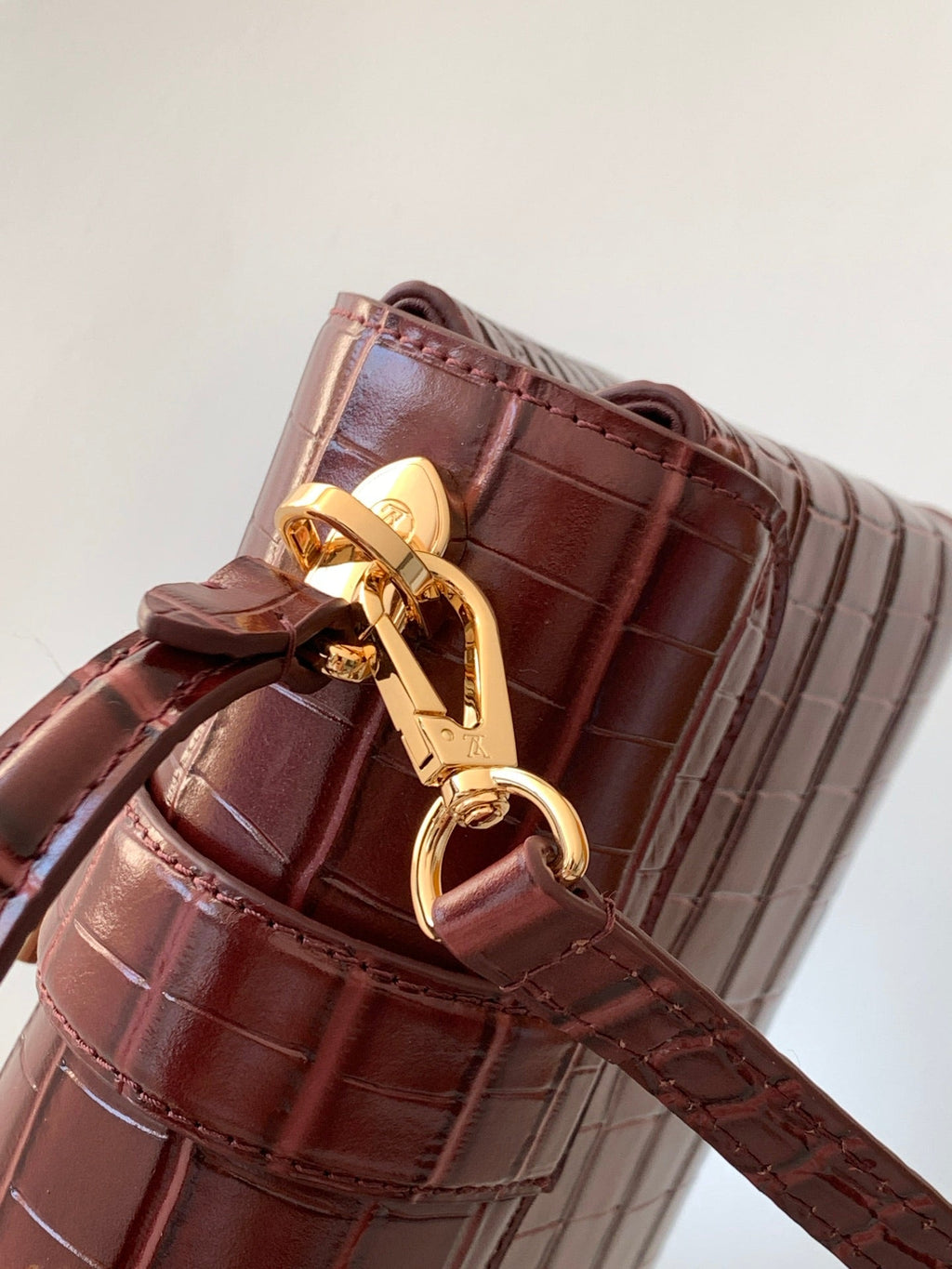 LV 25s Rose Des Vents Handbag 19cm Burgundy Crocodile GHW