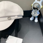 BAKER BOY CAP IN WHITE FABRIC 400797