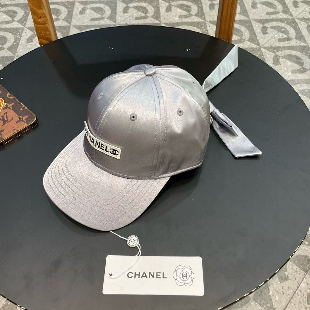 BASEBALL HAT IN SILVER SILK SATIN 404865