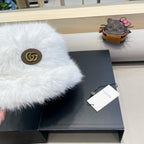 BUCKET HAT IN WHITE FOX FUR 404750