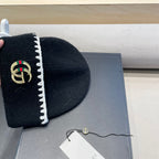 BEANIE HAT IN BLACK WOOL 416413