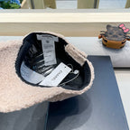 BASEBALL HAT IN LIGHT PINK LAMB FUR 424252