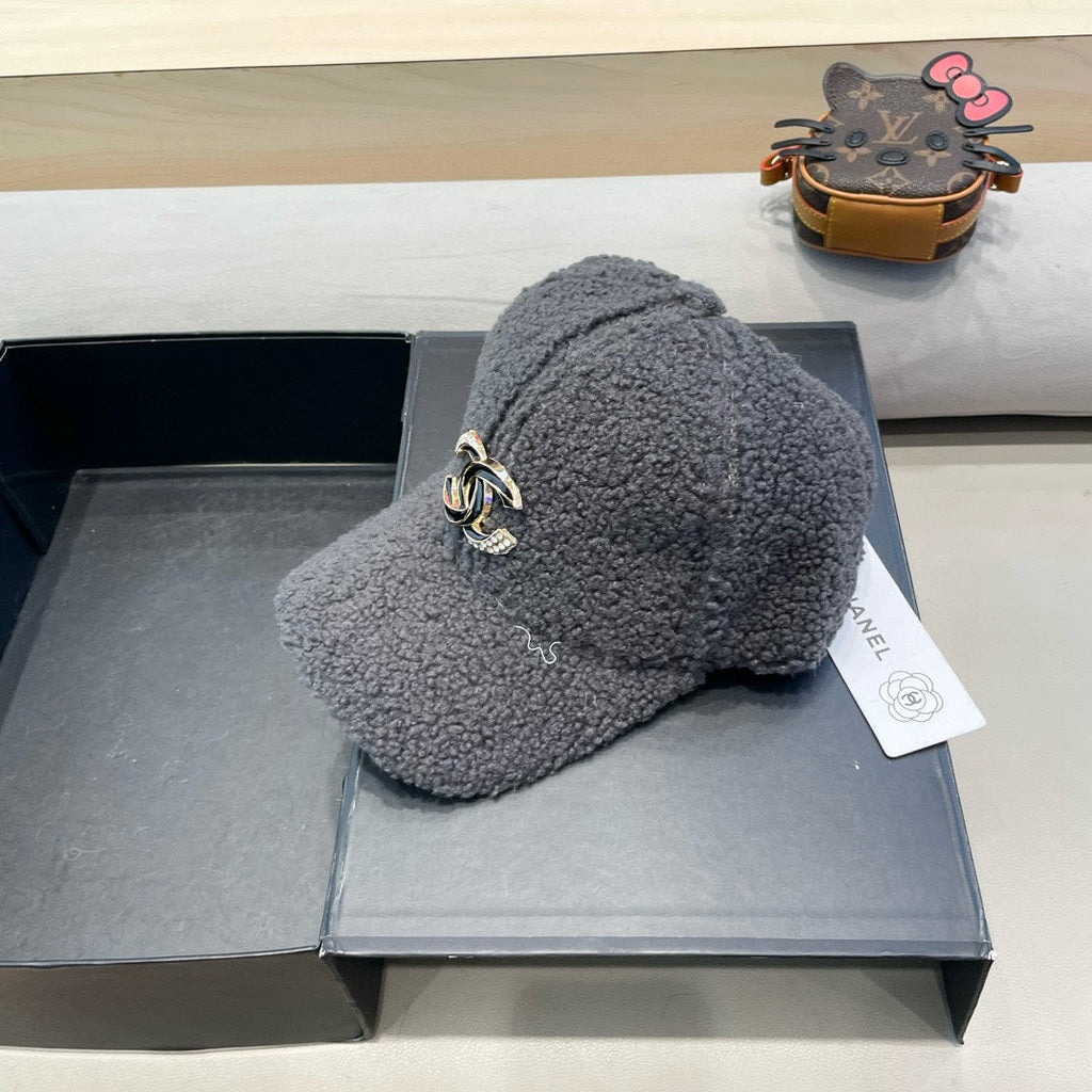 BASEBALL HAT IN MO GRAY LAMB FUR 424254