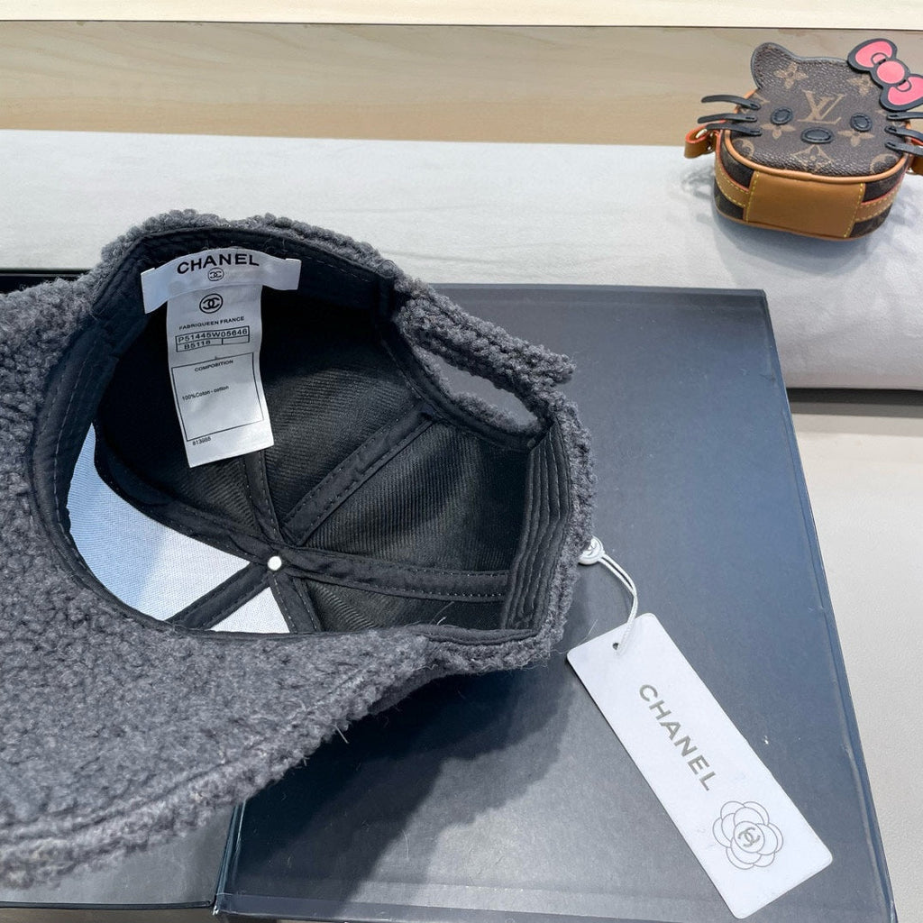 BASEBALL HAT IN MO GRAY LAMB FUR 424254