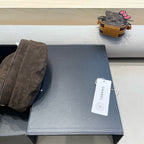 NEWSBOY CAP IN WALNUT BROWN SUEDE 429939