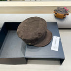 NEWSBOY CAP IN WALNUT BROWN SUEDE 429939