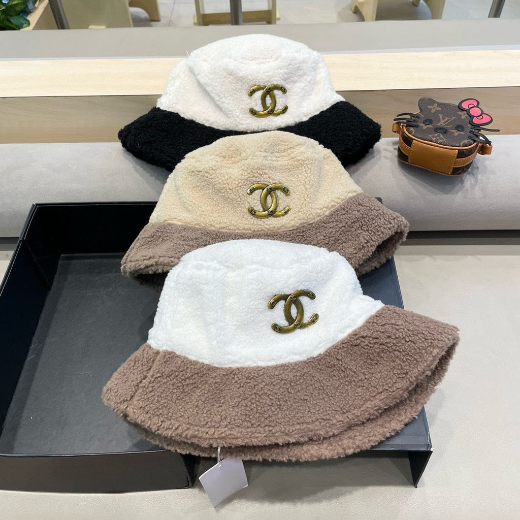 BUCKET HAT IN WHITE MIX MEDIUM BROWN LAMB WOOL 431622