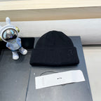 BEANIE HAT IN BLACK WOOL 433460