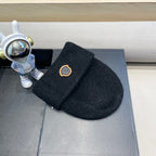 BEANIE HAT IN BLACK WOOL 438123