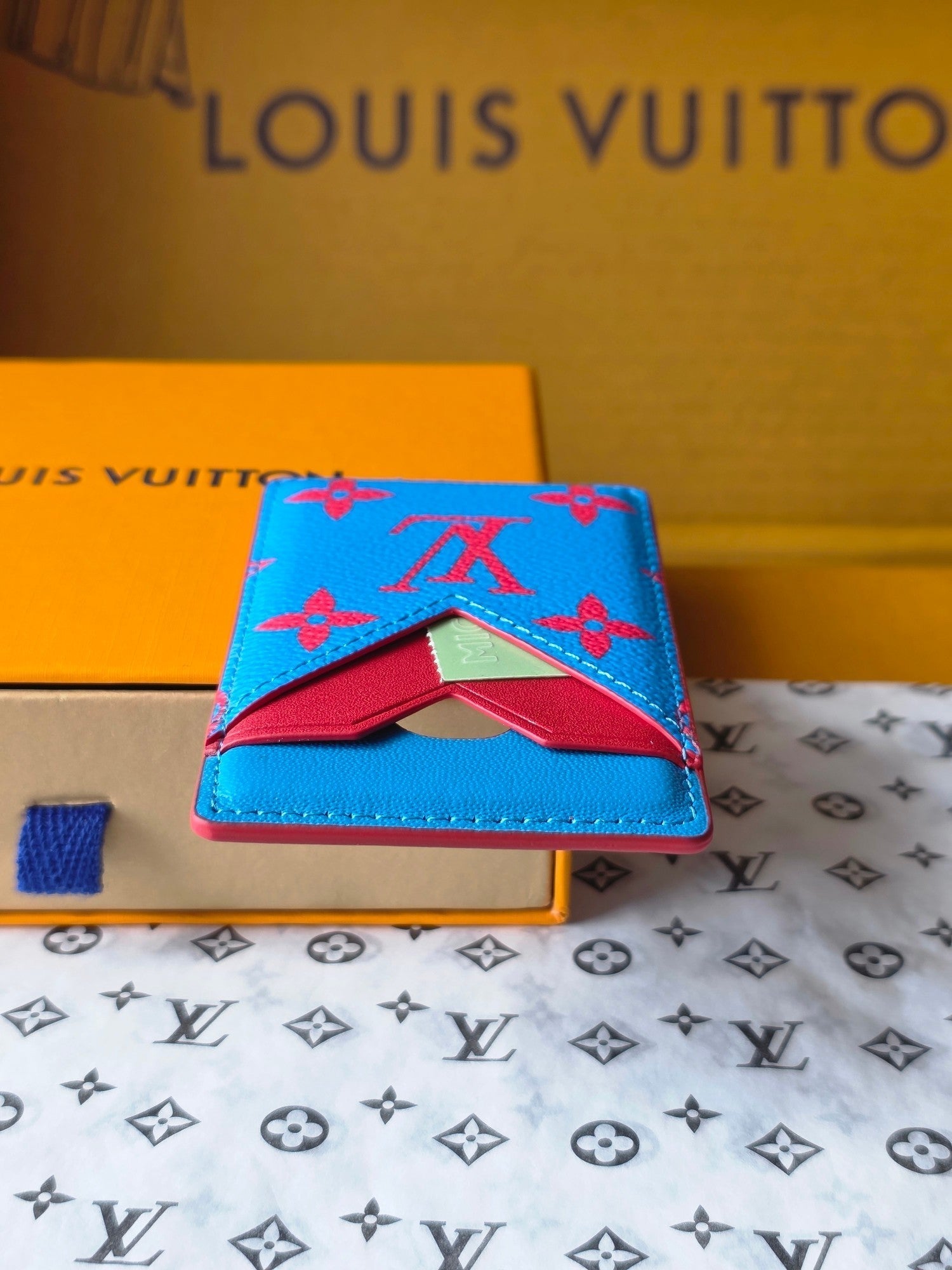 LV M15034 Porte-Cartes Magnet Blue Red Monogram Glow Canvas & Cowhide