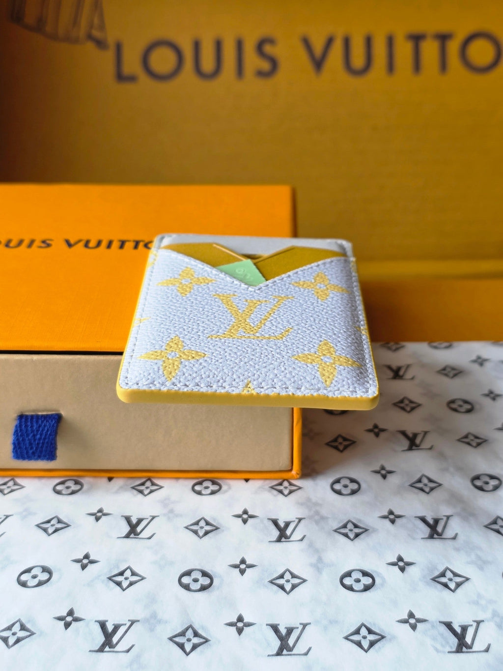 LV M15033 Porte-Cartes Magnet Gray Yellow Monogram Glow Canvas & Cowhide
