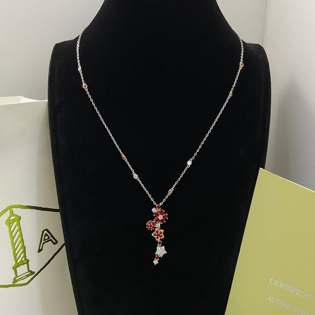 VCA Flower Pendant White Gold Diamond