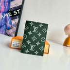LV Passport Holder Green Ostrich Pattern 221309