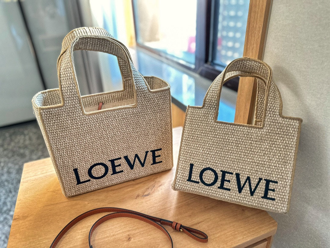 LOE MINI 24 FONT TOTE IN NATURAL RAFFIA