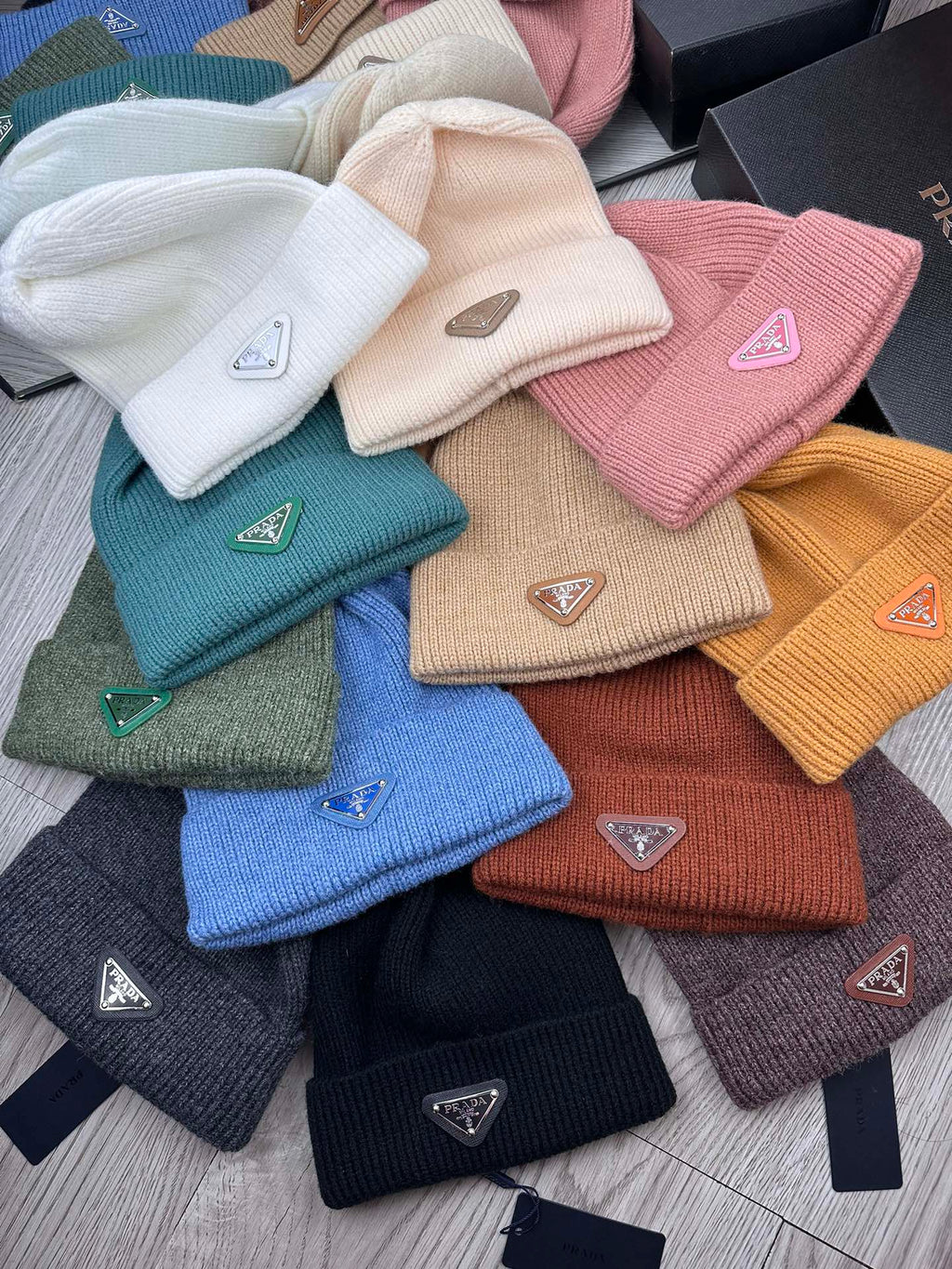 BEANIE HAT IN TEAL GREEN WOOL 332392