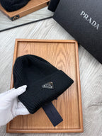 BEANIE HAT IN BLACK WOOL 332393