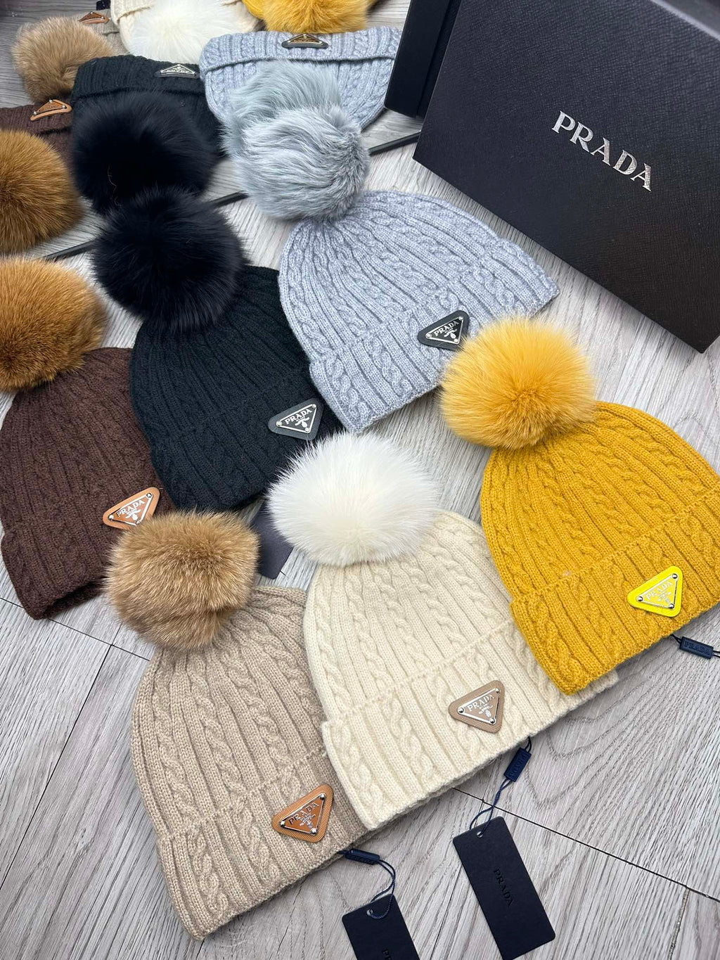 BEANIE HAT IN BLACK WOOL 352368