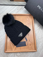 BEANIE HAT IN BLACK WOOL 352375
