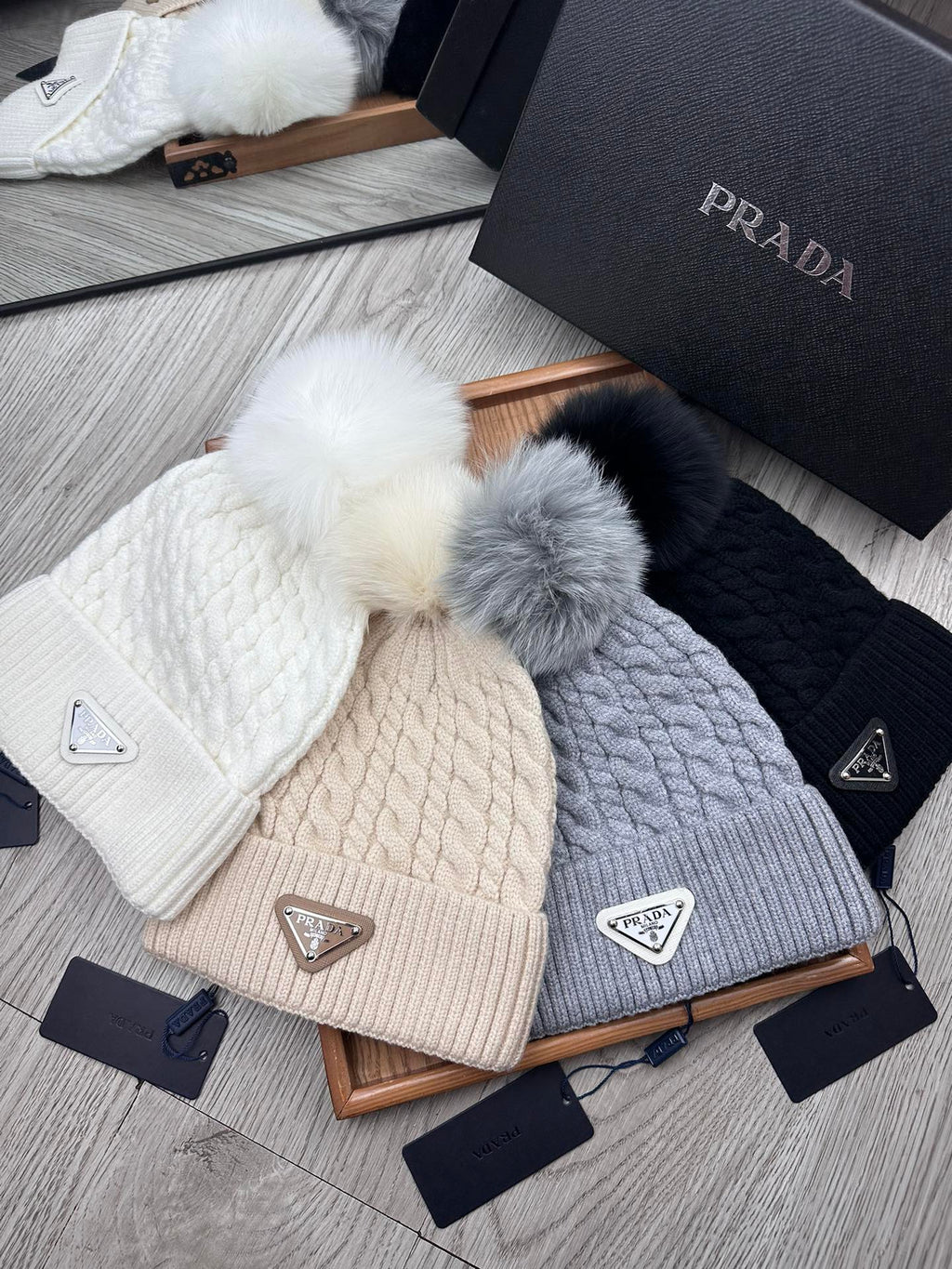 BEANIE HAT IN COIN GRAY WOOL 352378