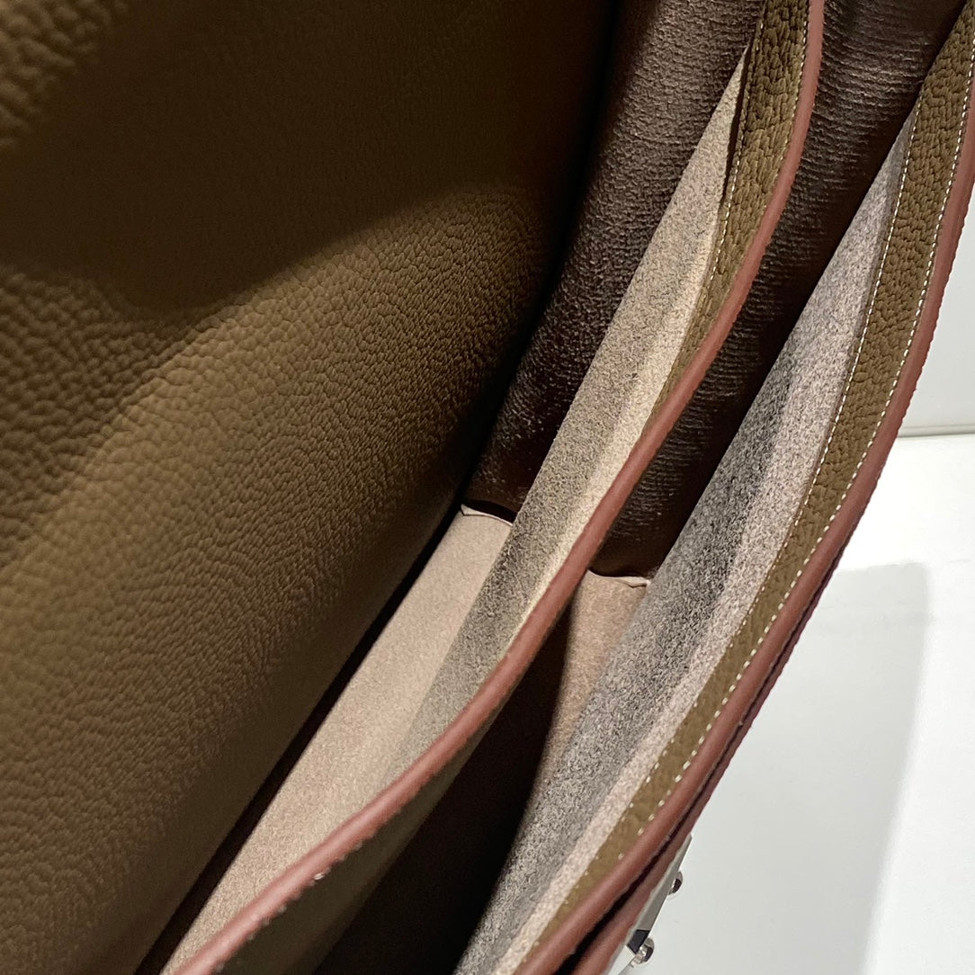 SAC A DEPECHES LIGHT 38 IN ELEZAN TOGO CALFSKIN