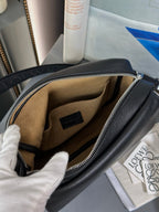 MEDIUM 23 PEBBLE MESSENGER BAG IN BLACK SUPPLE GRAINED CALFSKIN