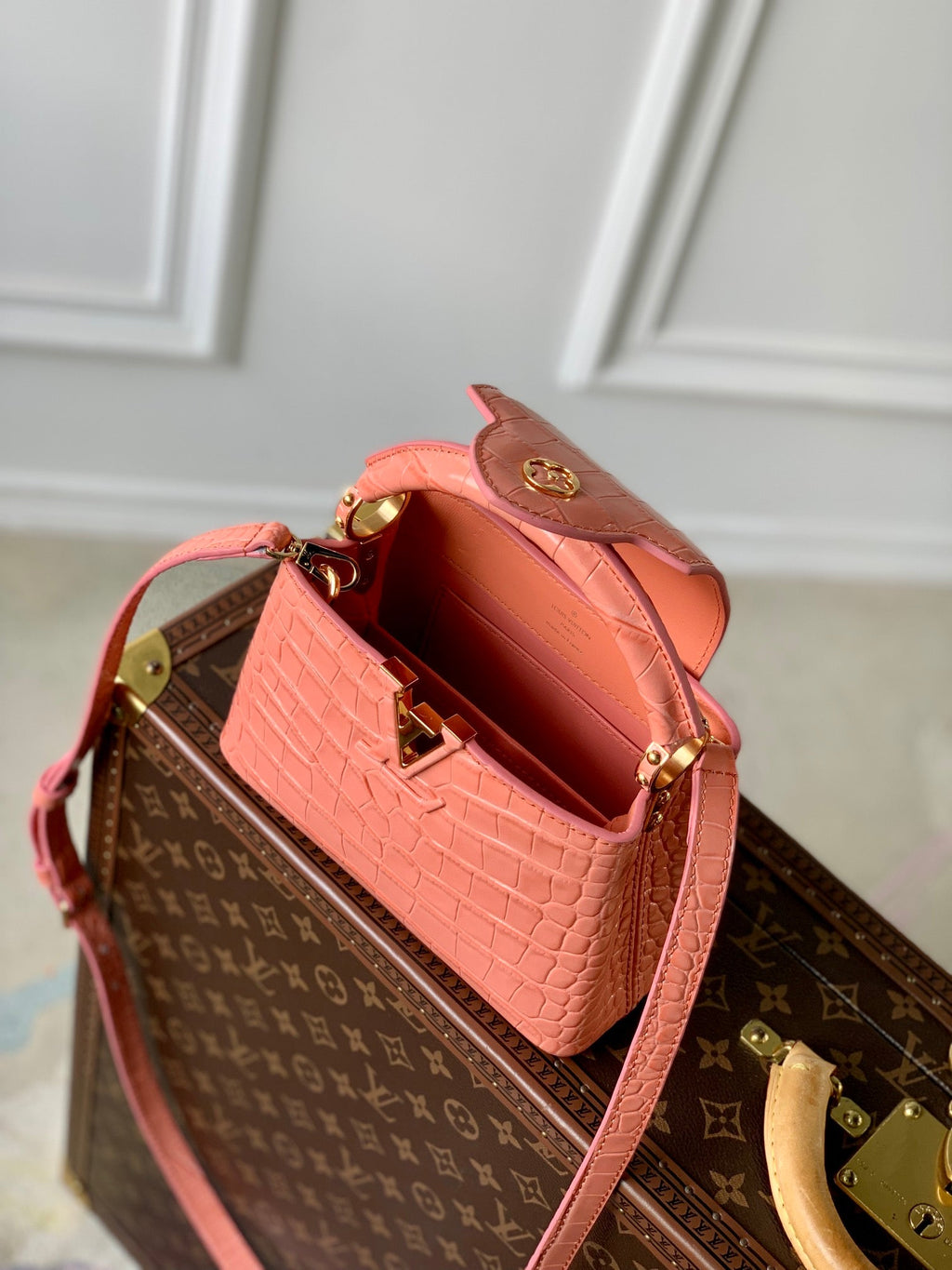 CAPUCINES MINI 21 PINK ORANGE CROCODILE EMBOSSED CALFSKIN GOLD HARDWARE