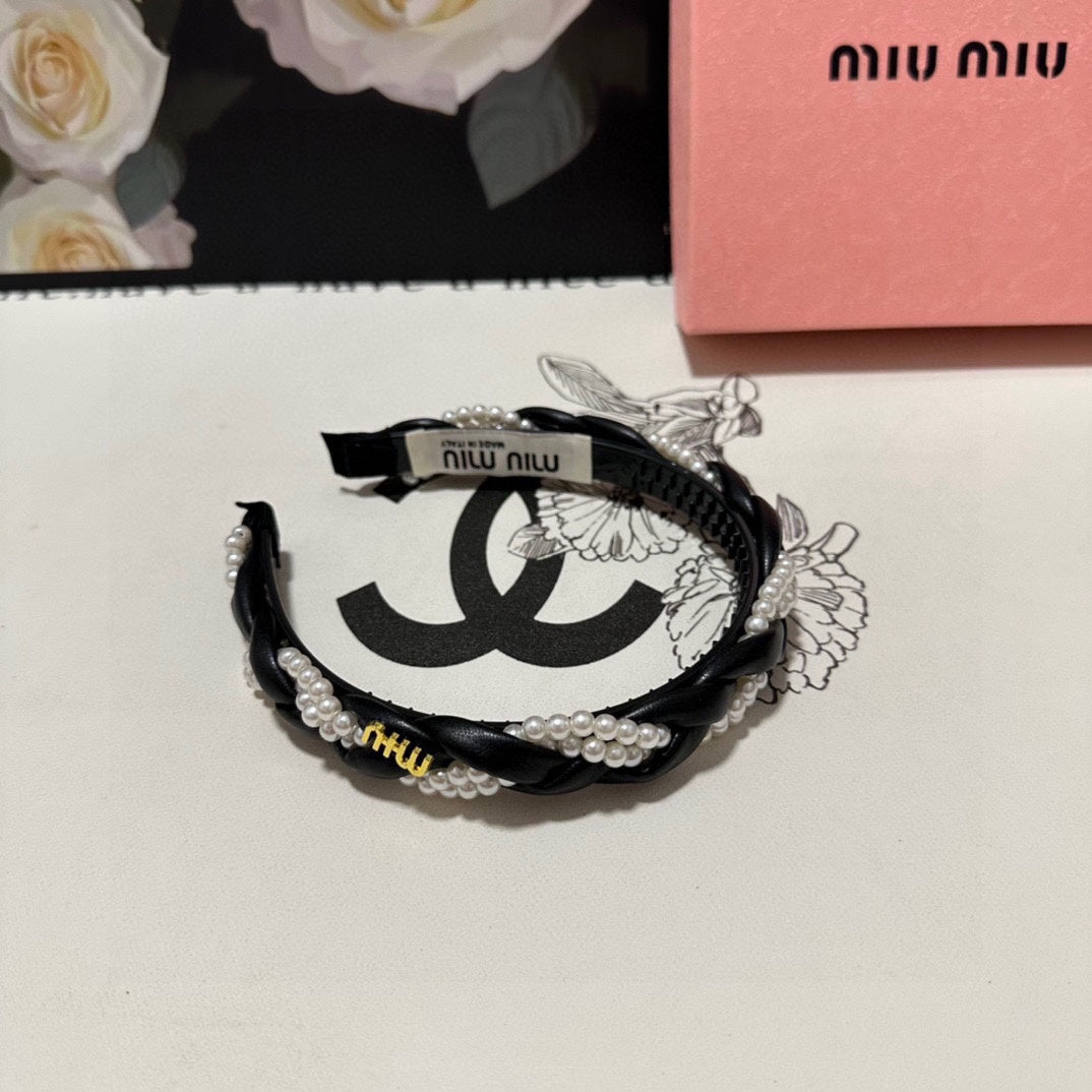 HEADBAND IN BLACK CALFSKIN MIX PEARL CHAIN 347680