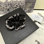 SCRUNCHIE IN BLACK VELVET WITH CRYSTAL CHAIN 369301