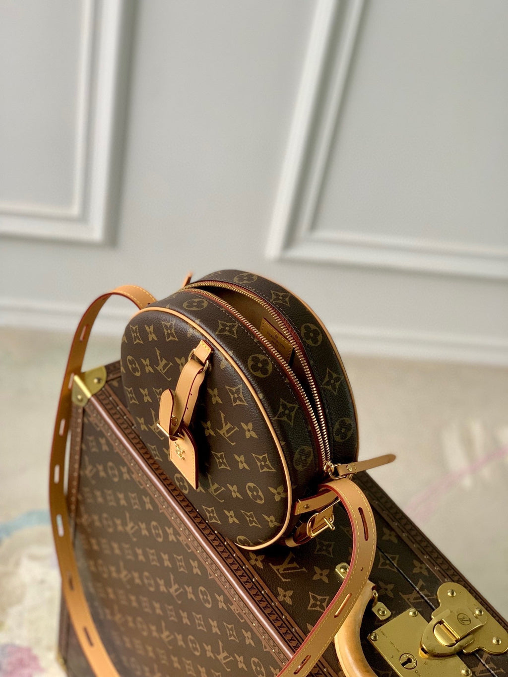 Louis Boite Chapeau Souple MM Brown Monogram