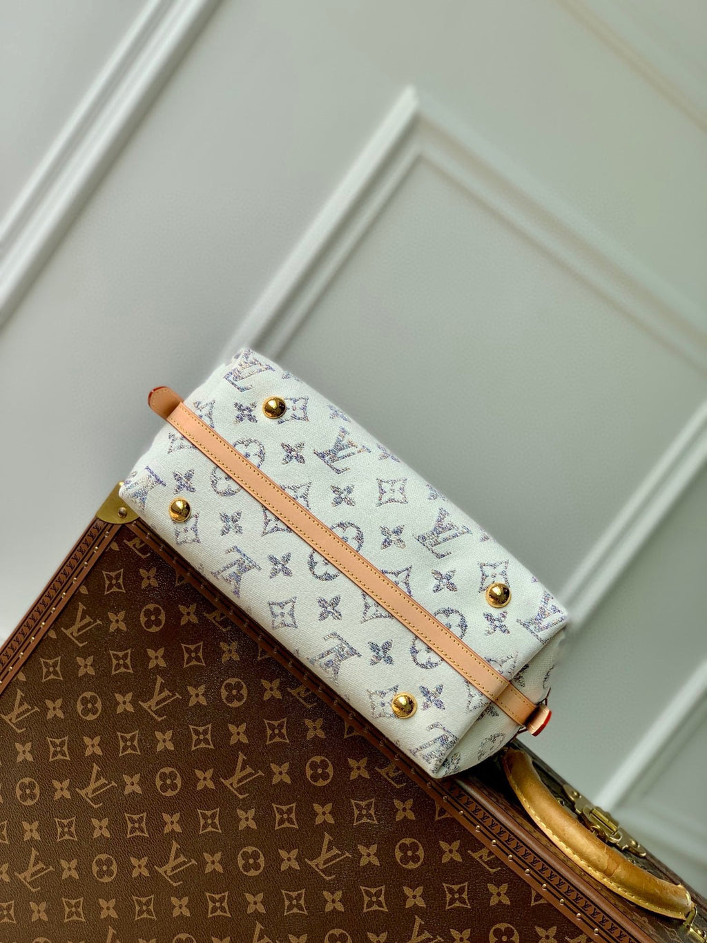 Lv CarryAll 29 Beige Leather White Monogram jacquard fabric