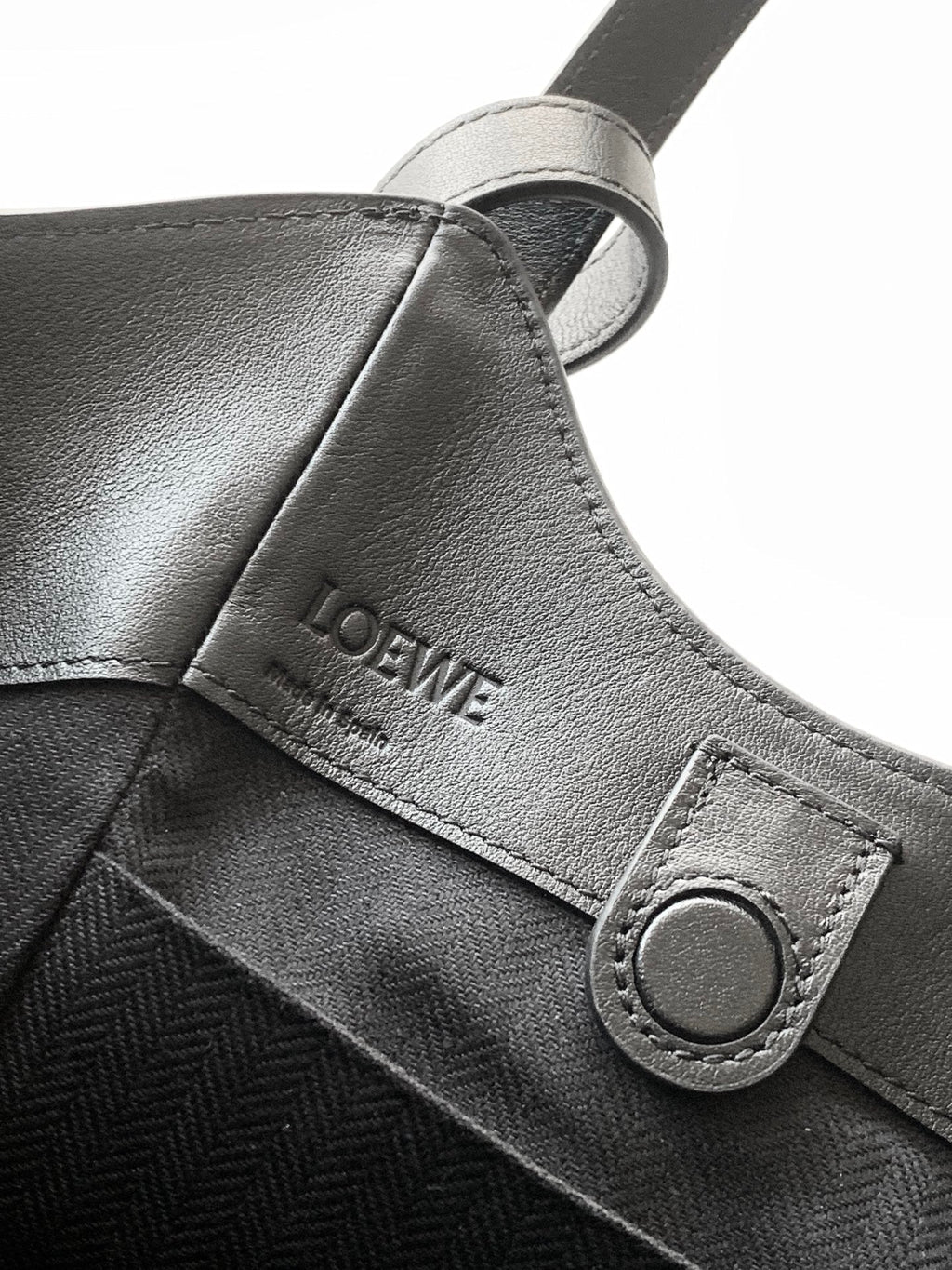 Loewe Hammock Bag 15 cm Black Calfskin