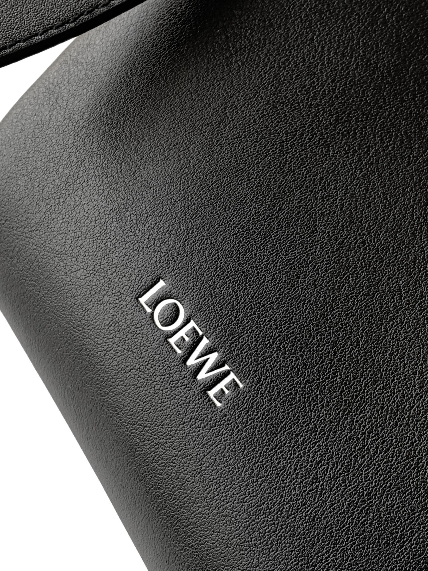 Loewe Hammock Bag 15 cm Black Calfskin