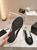 SNEAKERS IN GLOSSY BLACK LAMBSKIN