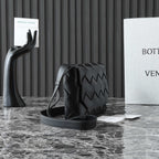 BV 25S DIAGO SHOULDER BAG 25.5 IN BLACK COWHIDE