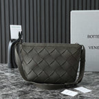 BV 25S DIAGO HOBO 39 IN VERY DEEP OLIVE GRAIN COWHIDE