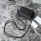 BV MINI LOOP 17CM BLACK CALFSKIN