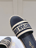 DWAY WEDGE SLIDES 45MM IN BLACK AND BEIGE FABRIC RAFFIA SOLE