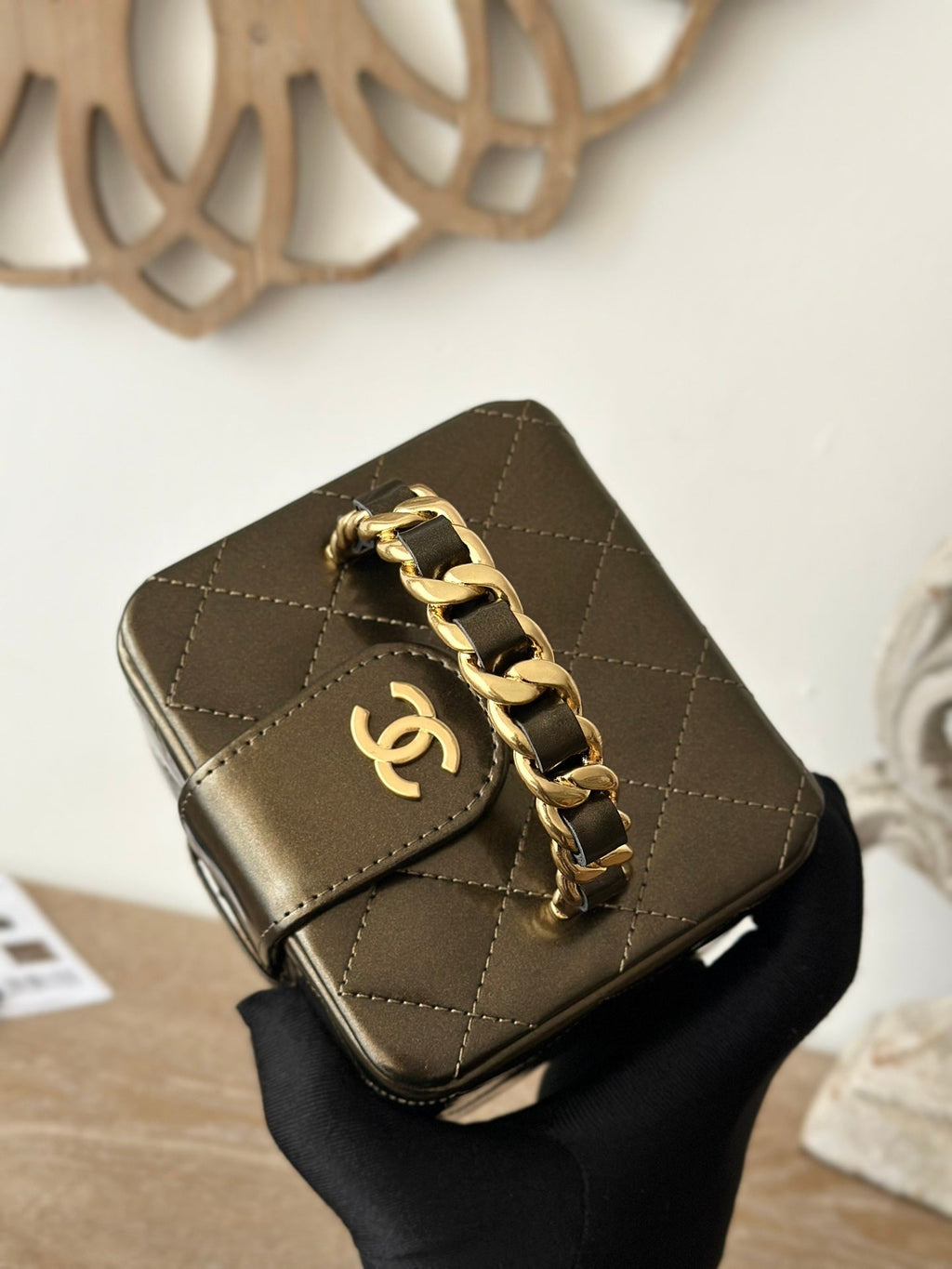 MINI  COSMETIC BAG 11 IN MIKADO SHINY CALFSKIN GOLD HARDWARE
