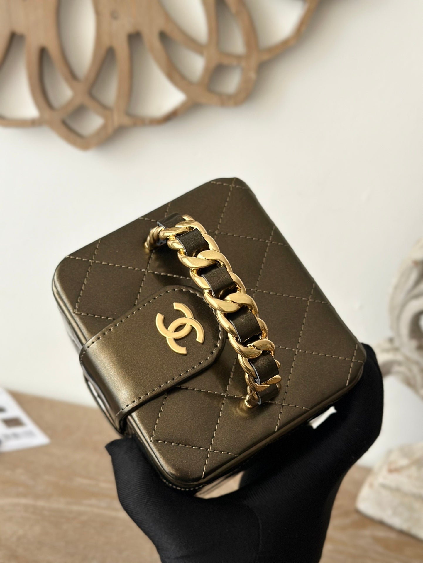 MINI  COSMETIC BAG 11 IN MIKADO SHINY CALFSKIN GOLD HARDWARE