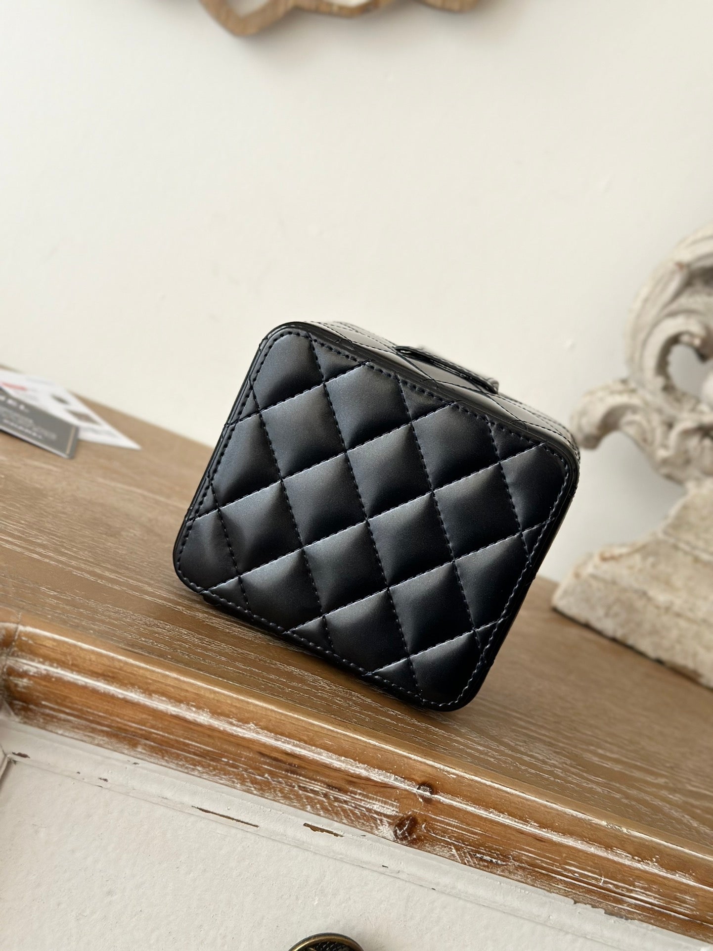 MINI  COSMETIC BAG 11 IN BLACK SHINY CALFSKIN GOLD HARDWARE