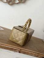 COSMETIC BAG 22 IN CAPE PALLISER SHINY CALFSKIN GOLD HARDWARE