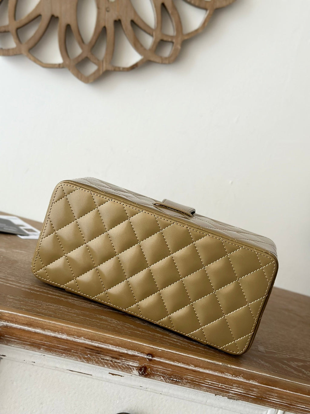 COSMETIC BAG 22 IN CAPE PALLISER SHINY CALFSKIN GOLD HARDWARE