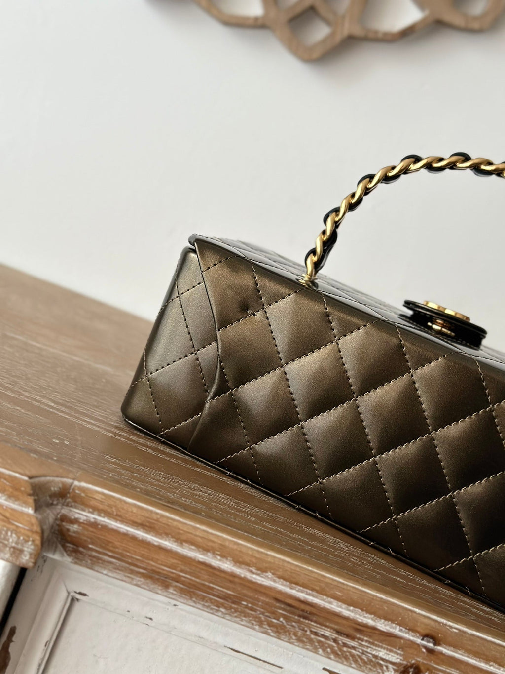 COSMETIC BAG 22 IN MIKADO SHINY CALFSKIN GOLD HARDWARE