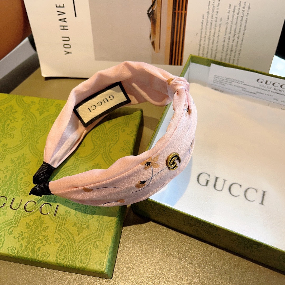 HAIRBAND WITH FLOWER PRINT IN BABY PINK SILK 398863